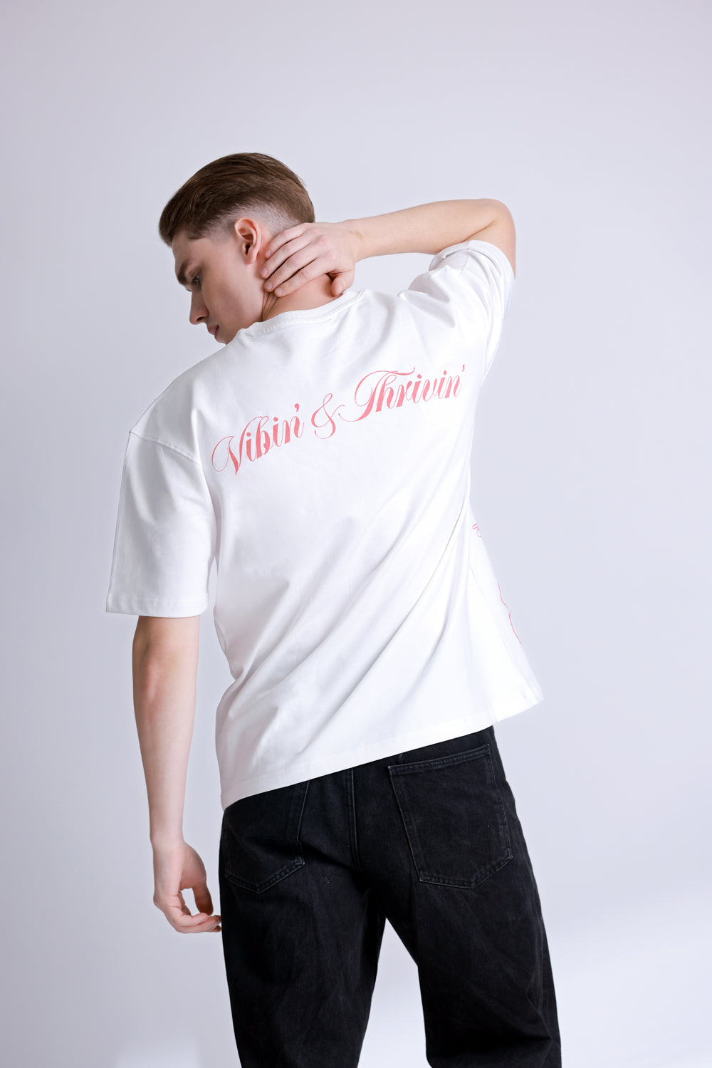 ALONSH OVERSIZED GRAPHIC T-SHIRT – VIBE AND THRIVE (WHITE)