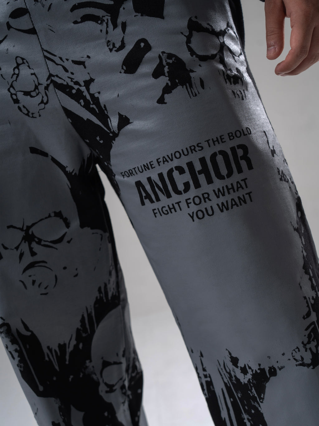 ALONSH UNISEX BAGGY TRACK PANTS – GHOZTIK (BLACK)