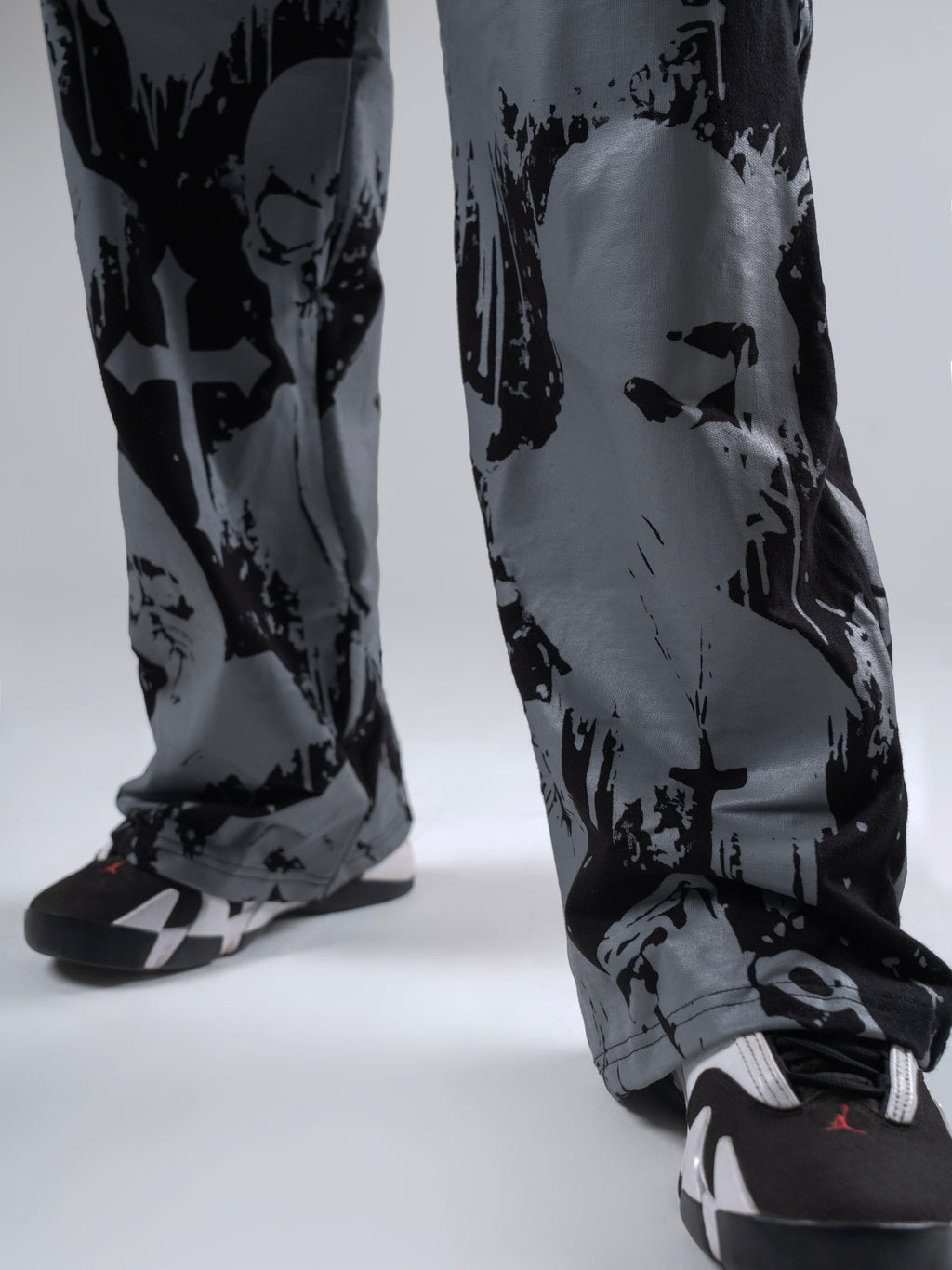 ALONSH UNISEX BAGGY TRACK PANTS – GHOZTIK (BLACK)