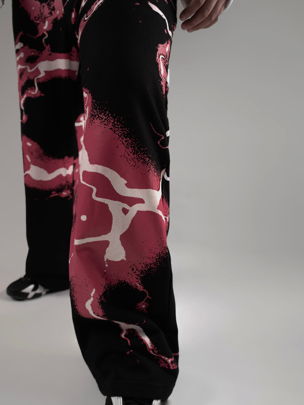 ALONSH UNISEX BAGGY TRACK PANTS – PYRONYX