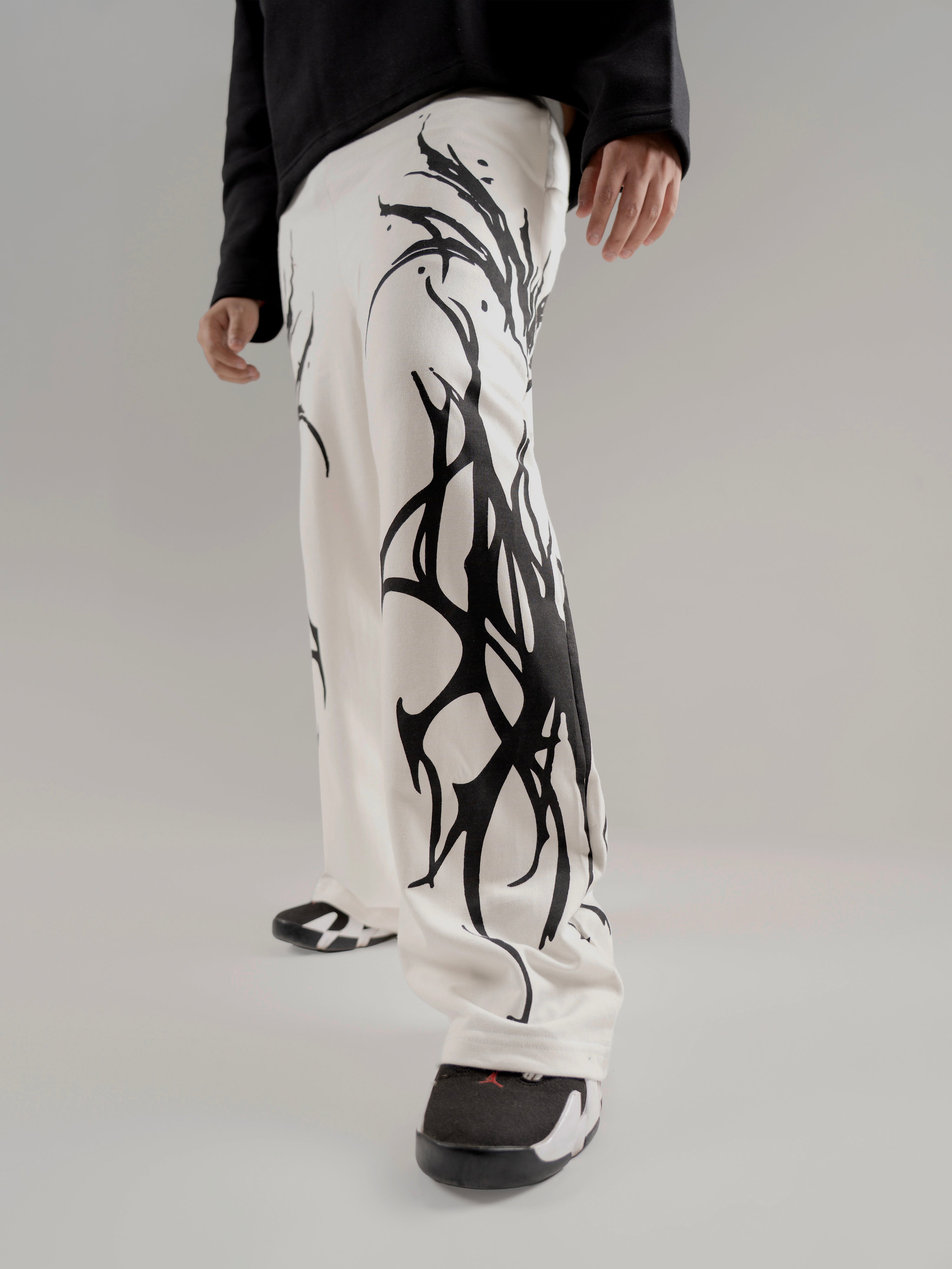 ALONSH UNISEX BAGGY TRACK PANTS – NUEIR ( WHITE)