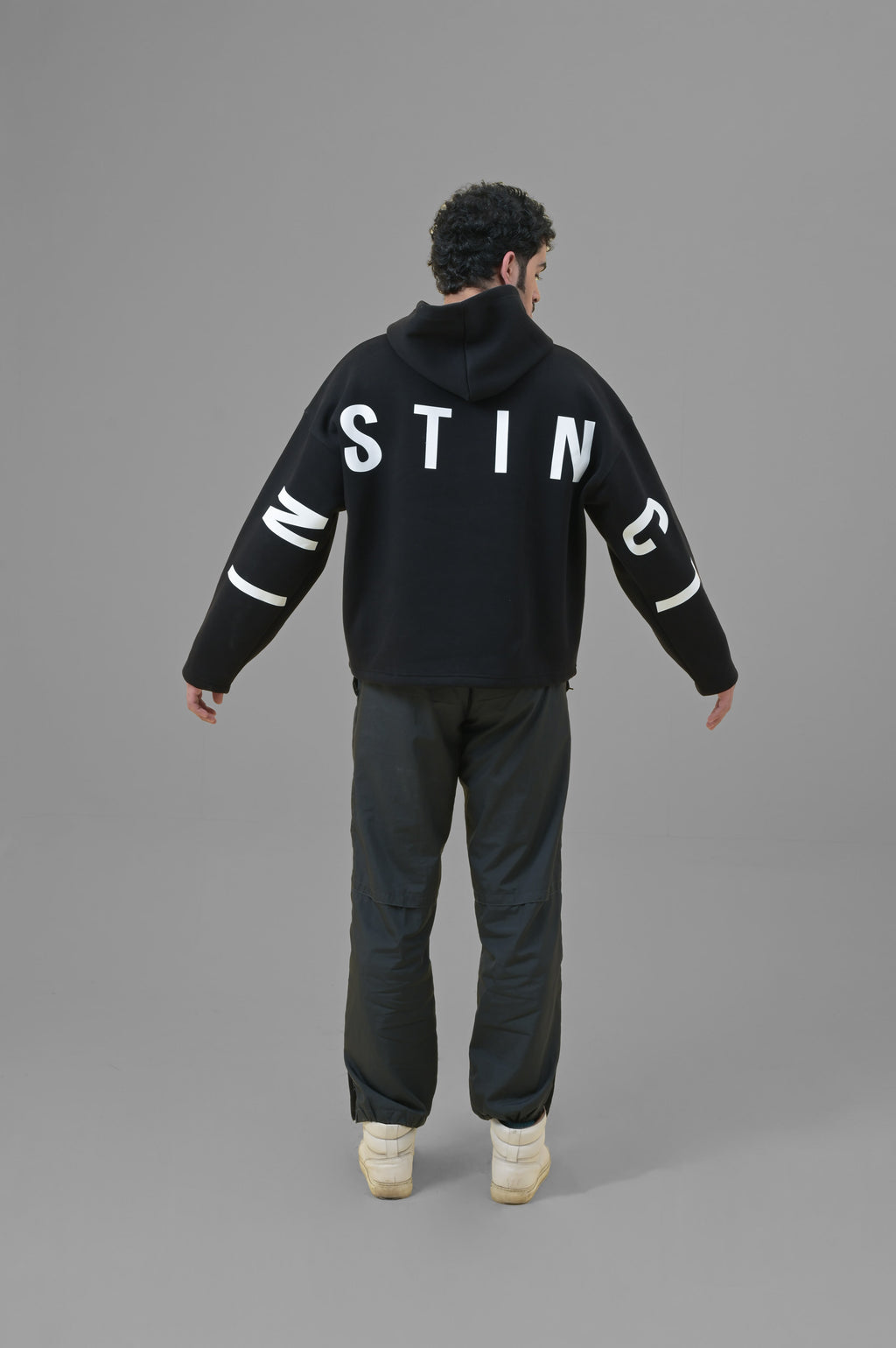 ALONSH OVERSIZED HOODIE – RAVEN (BLACK)